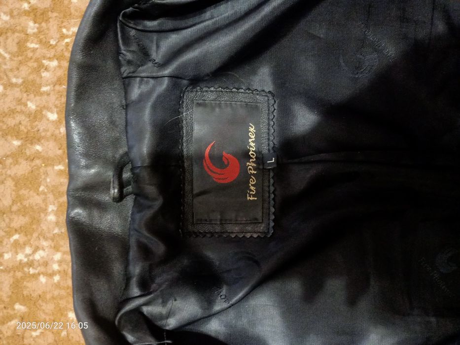 Жіночий шкіряний піджак