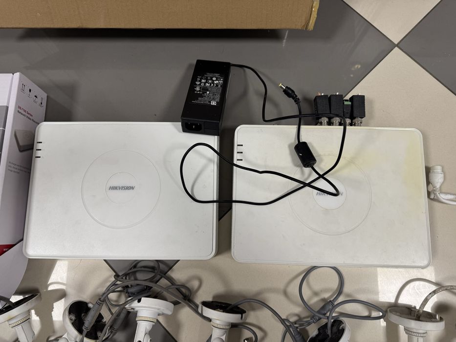 Комплект відеоспостереження HIKVISION — 10 камер + 2 відеореєстратори