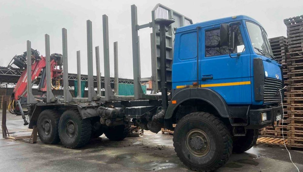 Лісовоз МАЗ  з навантажувачем Атлант до 2т.