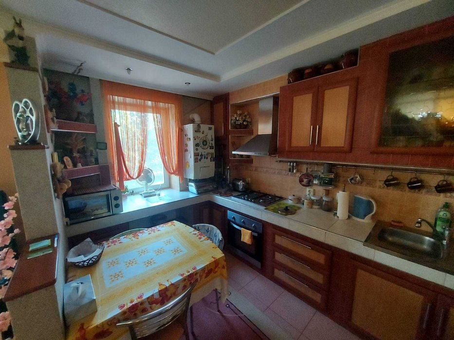 В оренду 2-кімнатна квартира з АГВ, з ремонтом біля ринку «Вишенька».