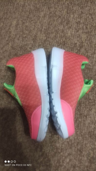 Кросівки для дівчинки