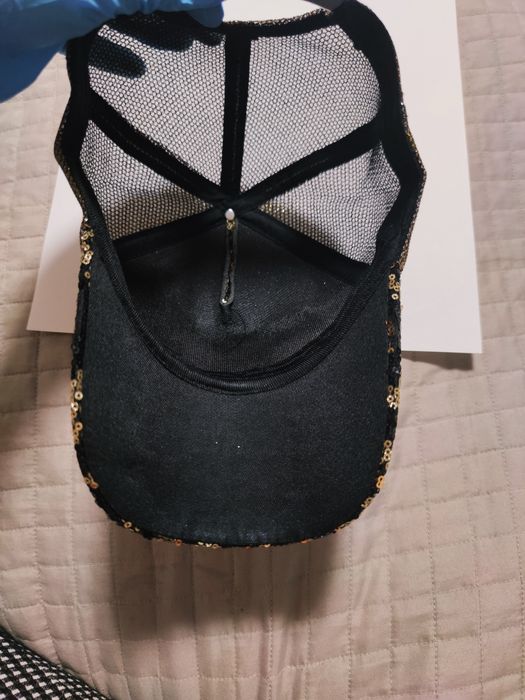 Nowa ekskluzywna czapka z daszkiem w cekinową panterę