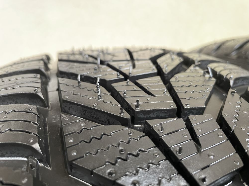 Opony zimowe 225/40/20Hankook Winter iCept Evo3 W330 XL