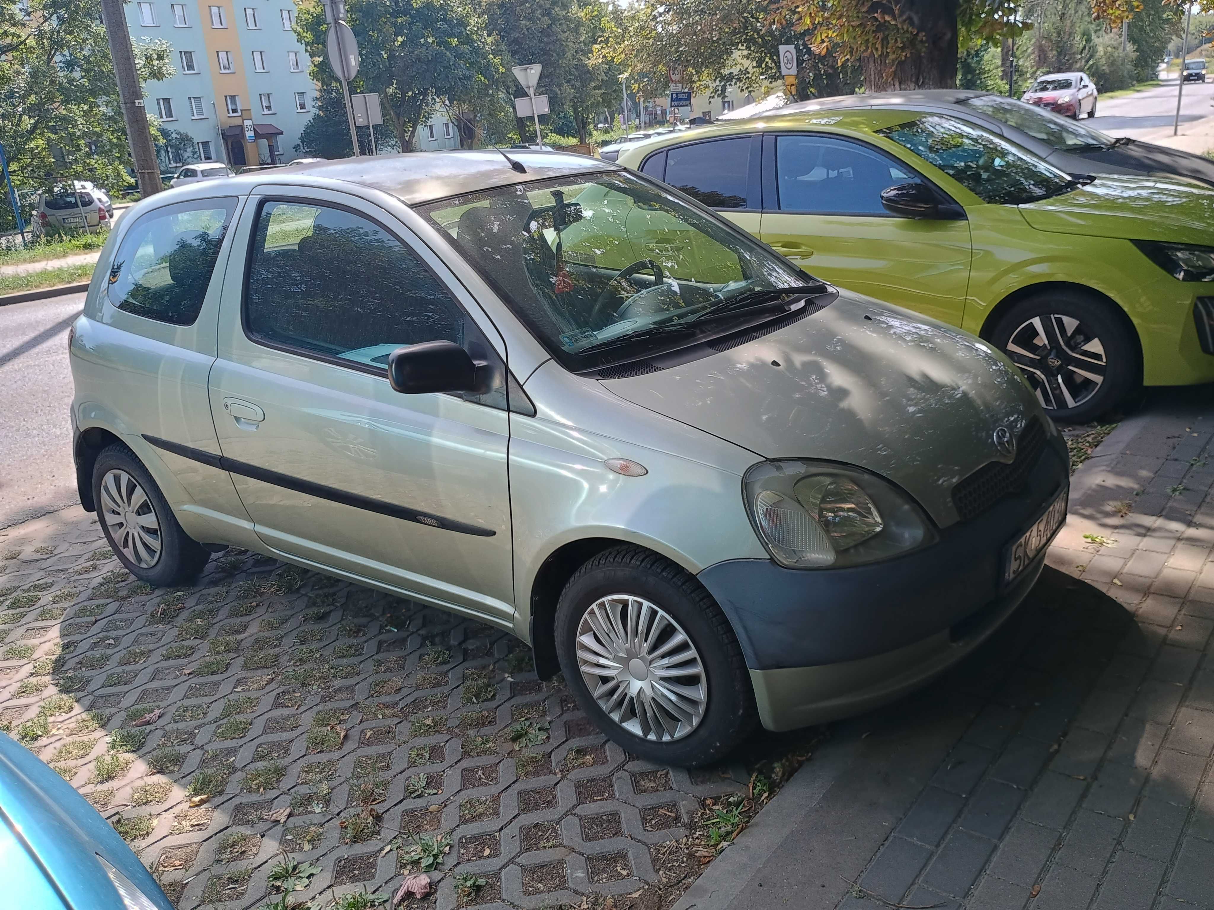 Toyota yaris 2002 jeździ skręca hamuje OC PT do 2026
