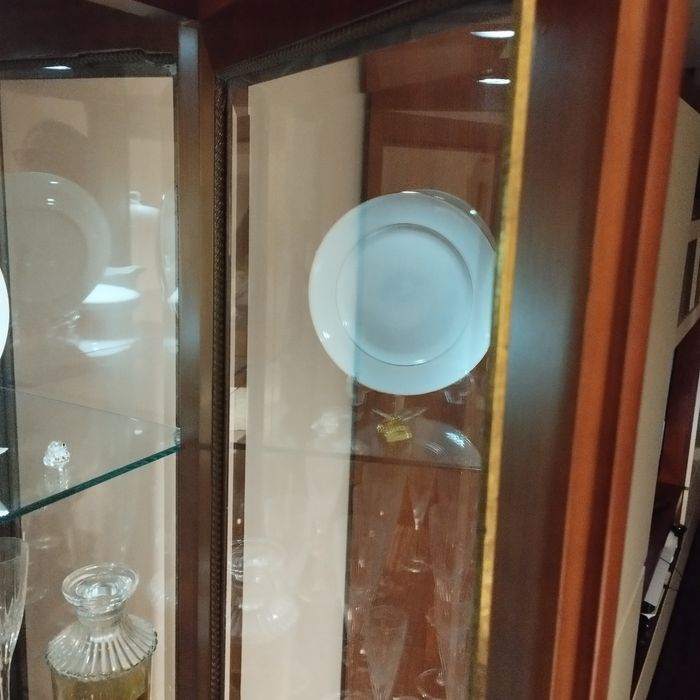 Vitrine/Cristaleira em cerejeira