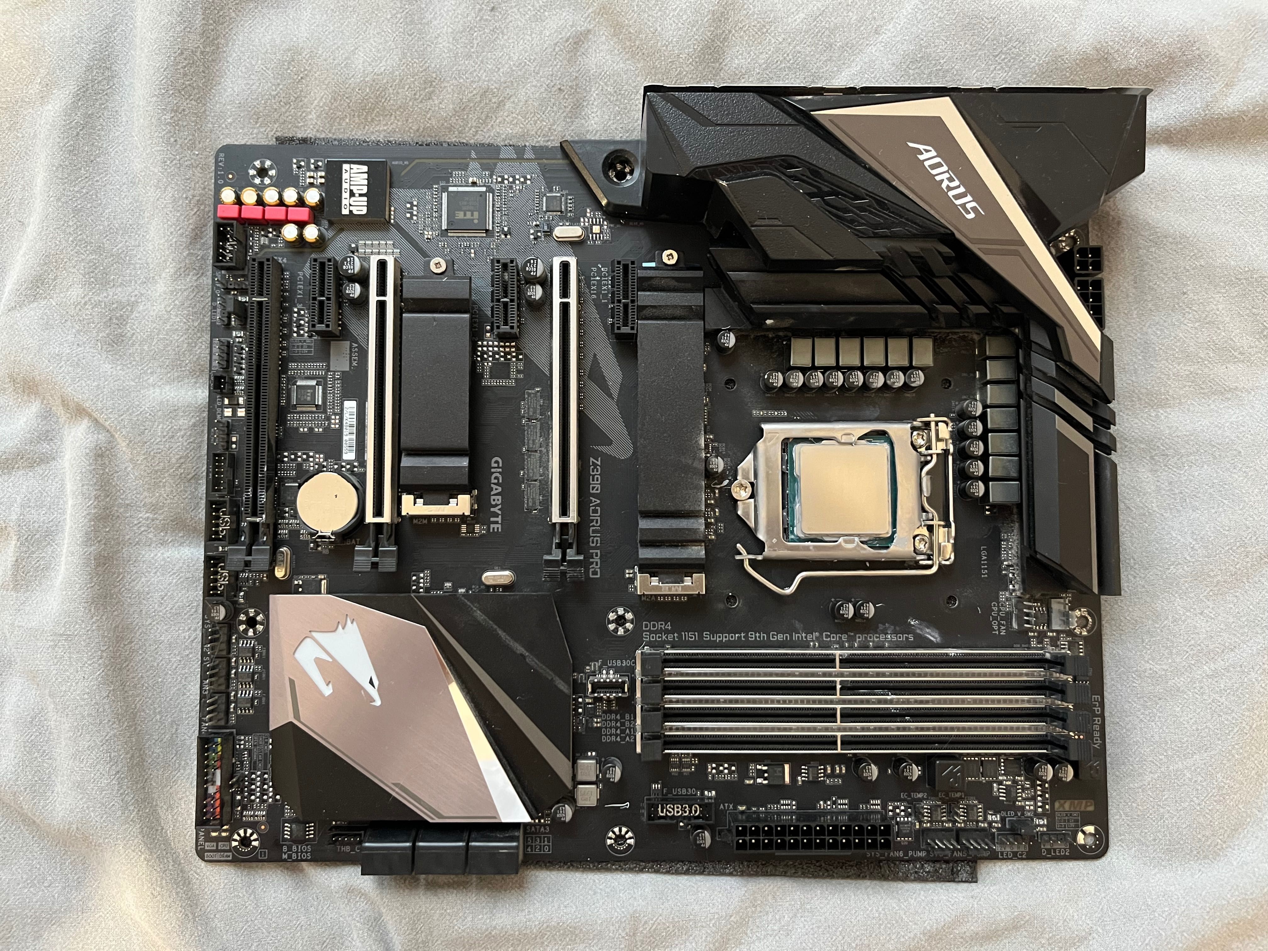 Płyta główna Gigabyte Z390 AORUS PRO + Procesor intel core i5 9500k