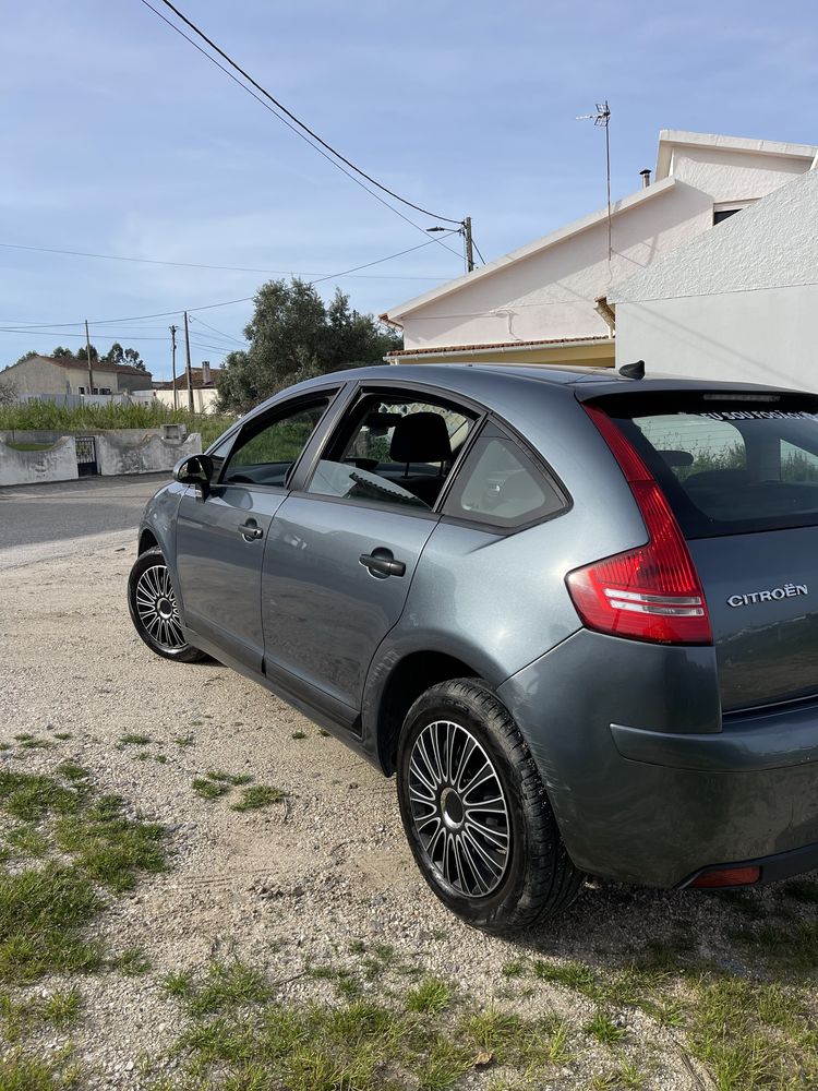 Citroen C4 2007.