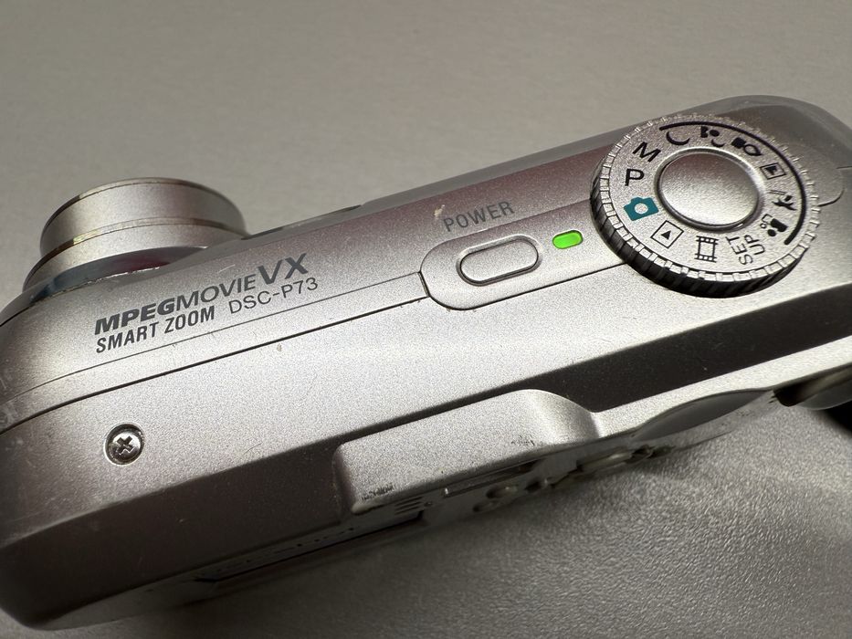 Aparat cyfrowy  Sony Cyber-Shot DSC-P73 4.1 MP 3x zoom
