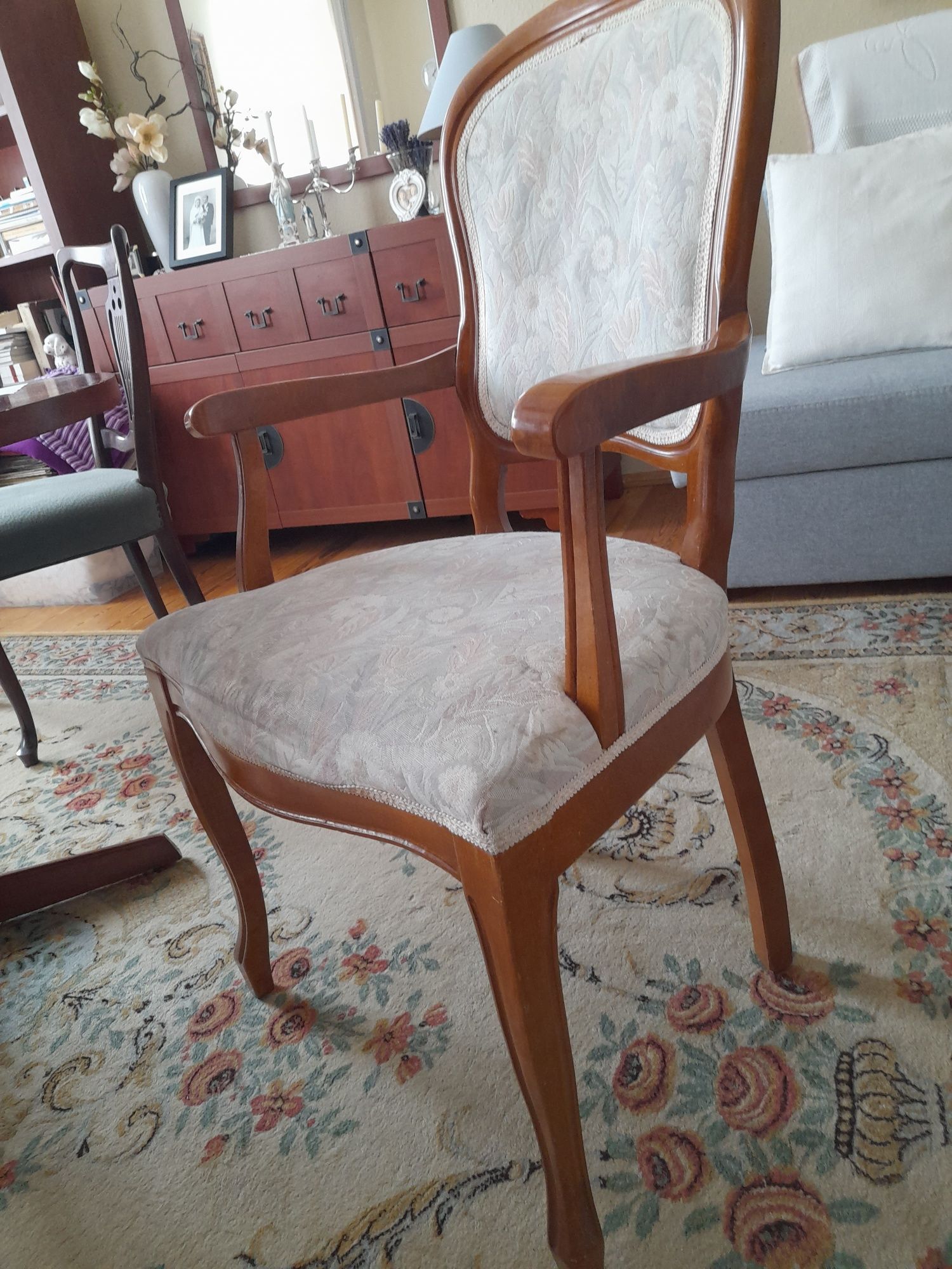 Krzesło z podłokietnikami