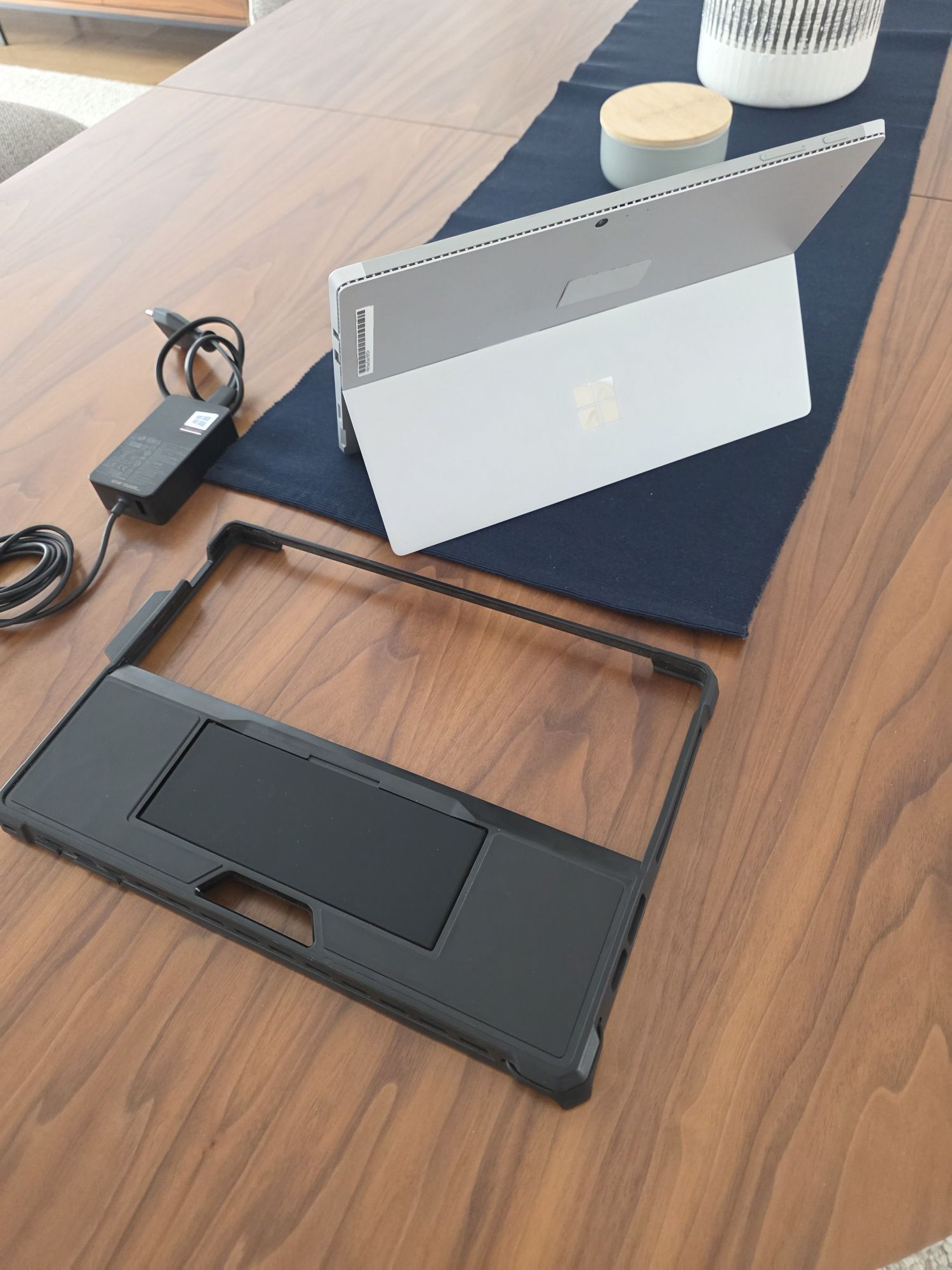 Microsoft Surface Pro 4, TCL Tab 10l Gen 2 Teclado Capa. Troca/Retoma.