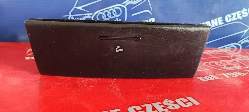 Popielniczka Deski Rozdzielczej Kokpitu Kia Sorento 2.5 2004r