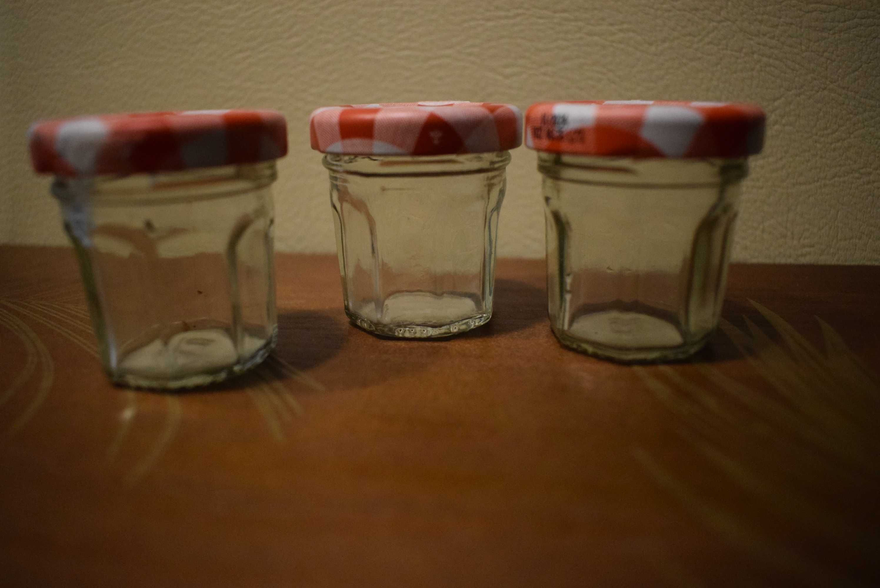5 małych słoiczków pojemności 20 ml. w jednej niskiej cenie
