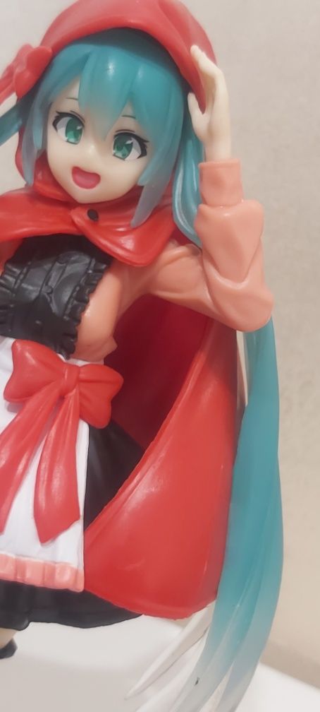 Figurka anime hatsune czerwony kapturek