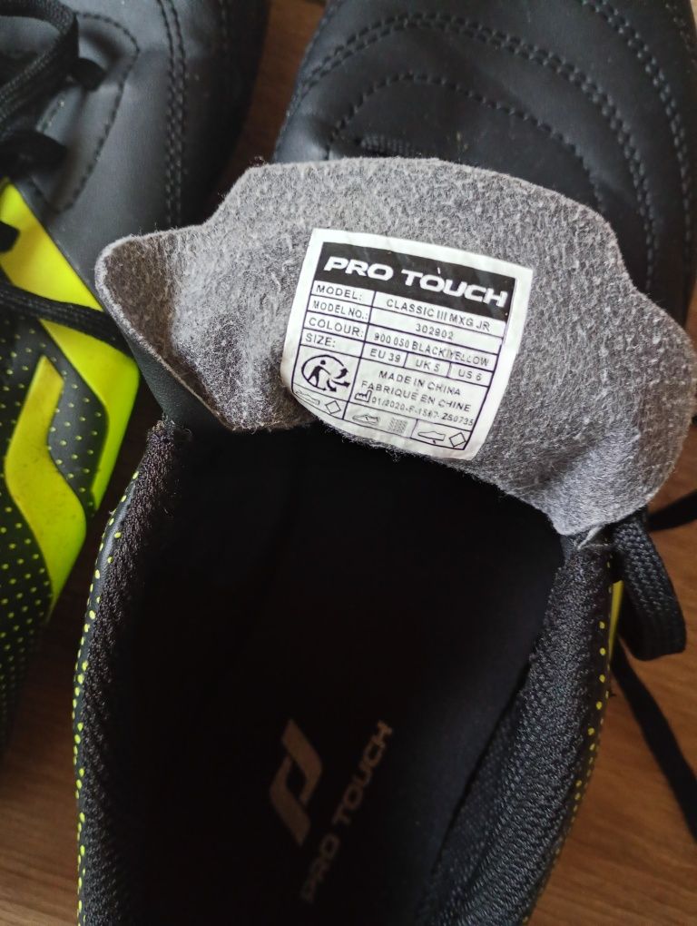 Buty pilkarskie korki Pro Touch roz 39