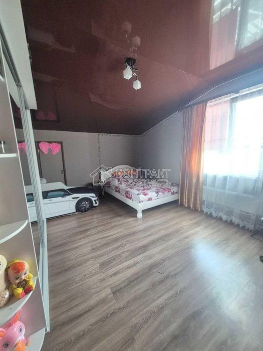 Продам сучасний будинок у самому центрі міста!