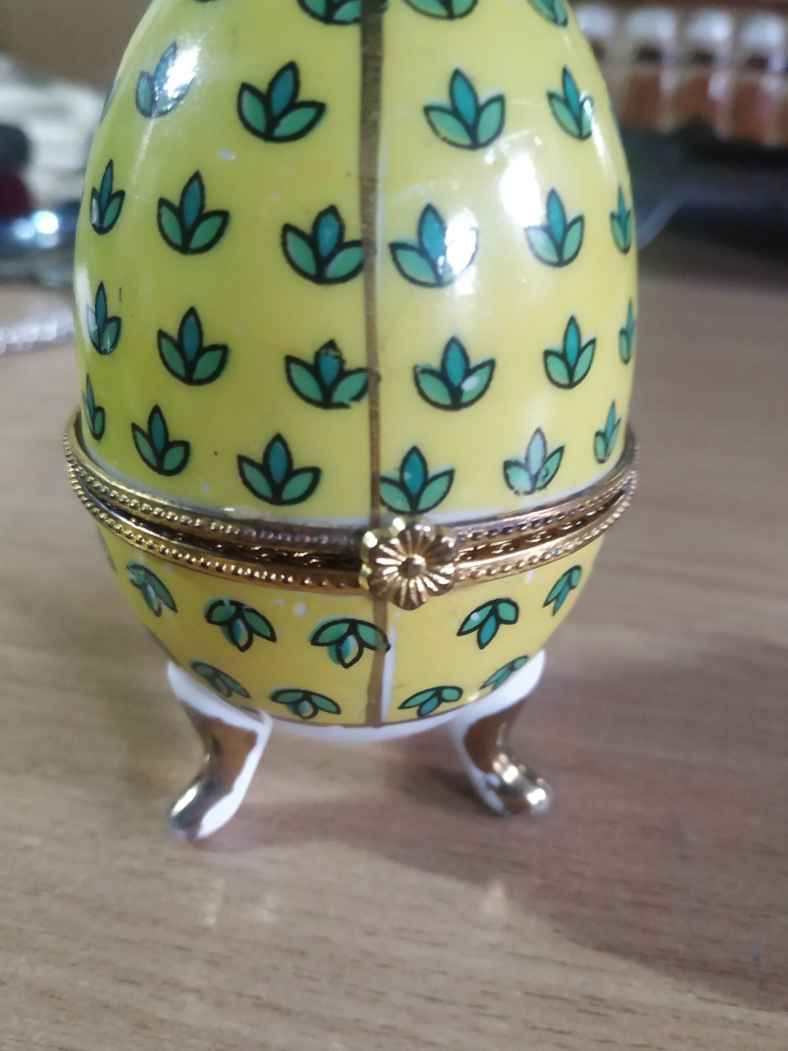 Скринька яйце. Порцеляна