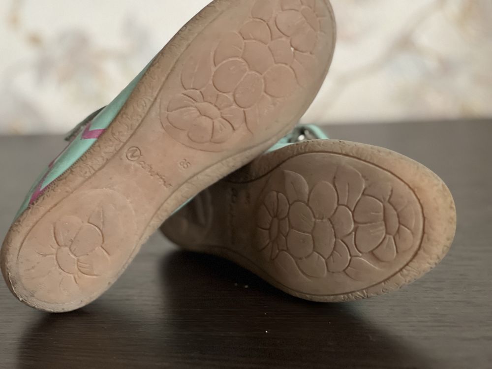 Шкіряні туфлі для дівчинки