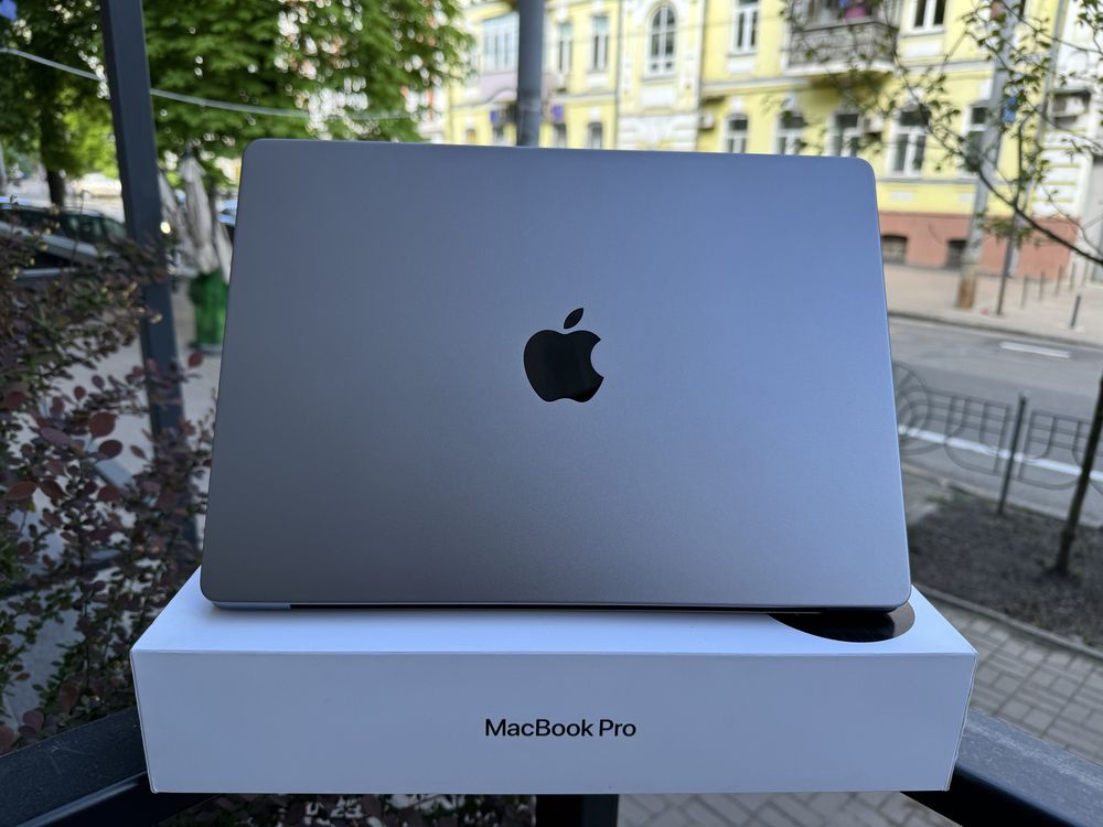 MacBook Pro 14” 2021 M1 Pro 16/512gb гарантія 6 місяців