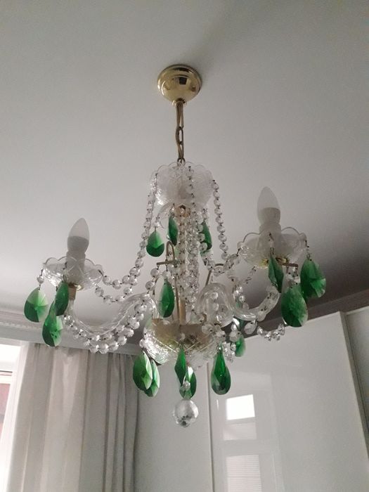 Продам хрустальную люстру