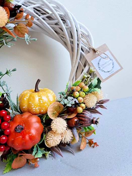 Wianek jesienny dekoracja jesienna ozdoba stroik na drzwi z dyniami