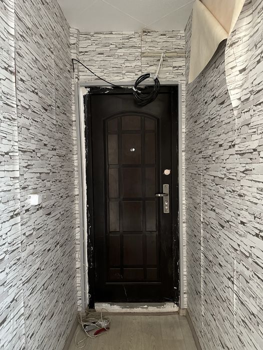 Продається тепла 2-кімнатна квартира м.Кривий Ріг , Інгулецький р-н