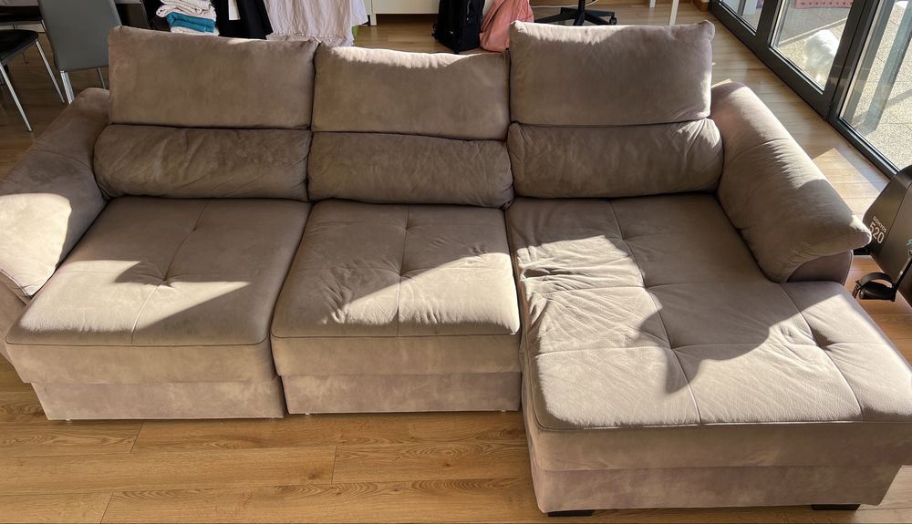 Sofá com chaise longue