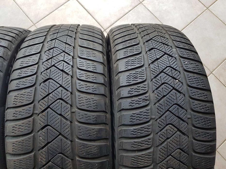 Opony zimowe Pirelli 225/45/17 R17 5,5-6mm 2018 komplet RUN FLAT BMW