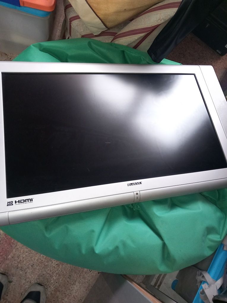 Vendo tv bluesky com avaria