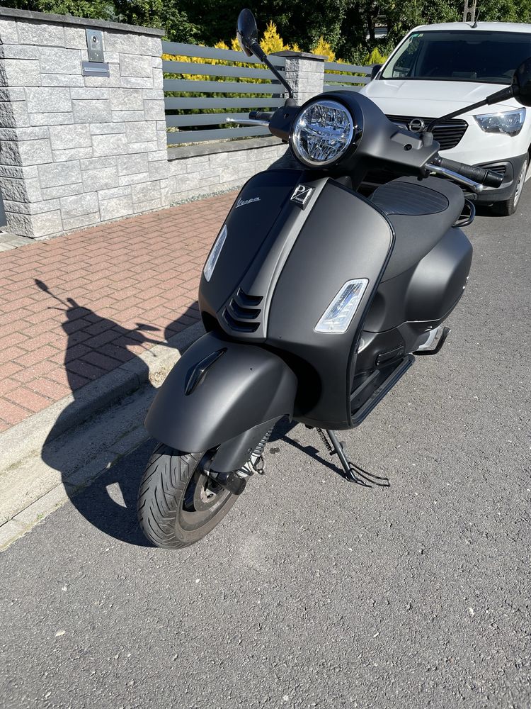 Piaggio Vespa 300 GTS Super Notte