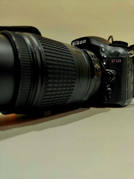 Máquina Nikon D7100