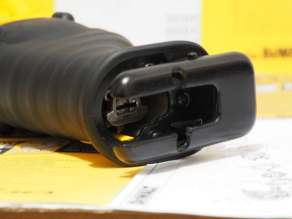 Przecinarka DEWALT DC 380 pila lisi ogon 18v bez bateria germany