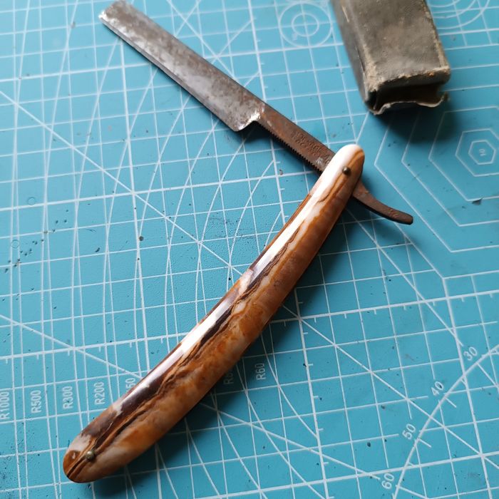 Бритва, опасна старая бритва