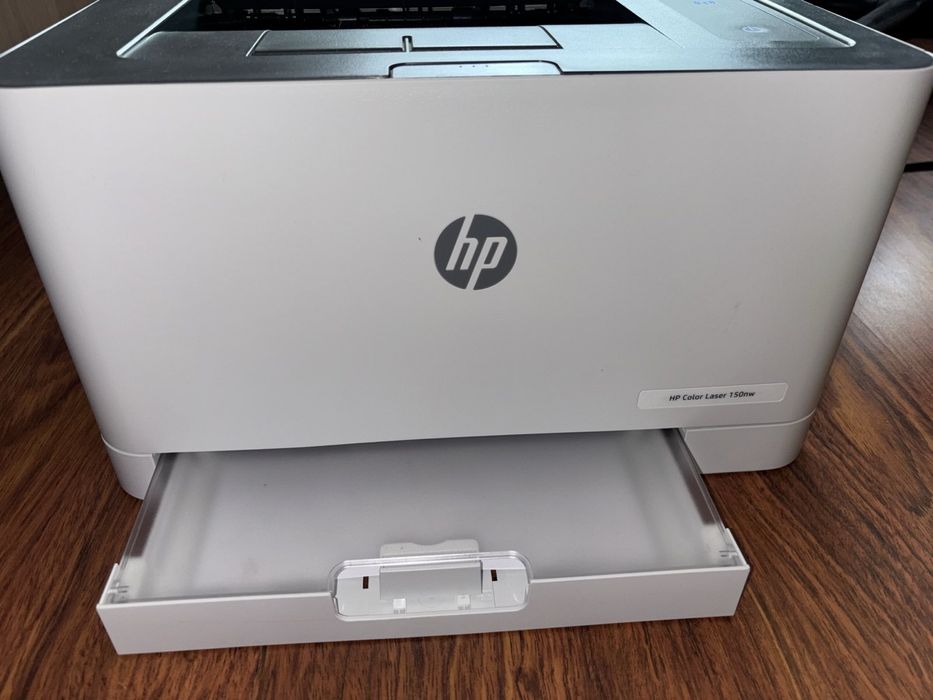 Drukarka HP Color Laser 150nw kolor brudzi