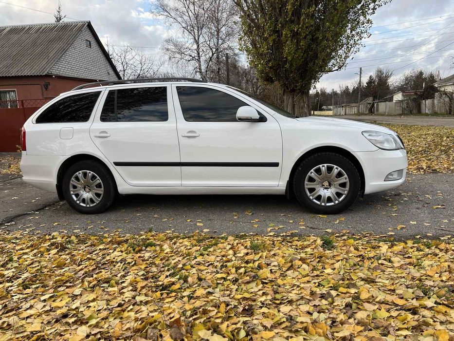 Skoda Octavia A5 2012 год 1600 газ/бензин mpi с механикой