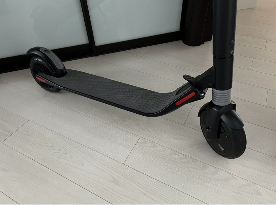 Продам Електросамокат Ninebot by Segway ES1