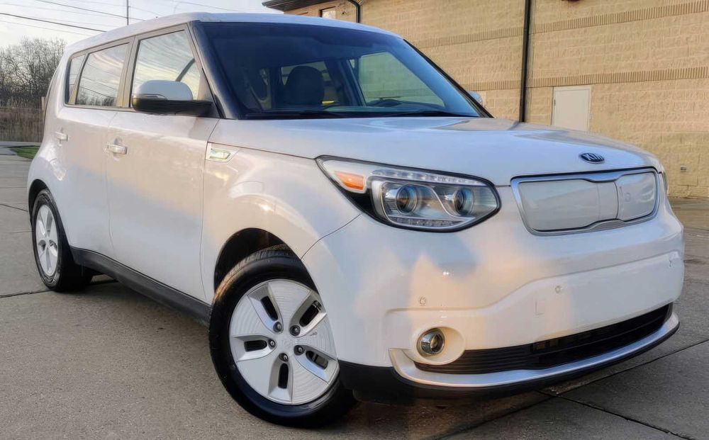 Kia Soul EV +      2015