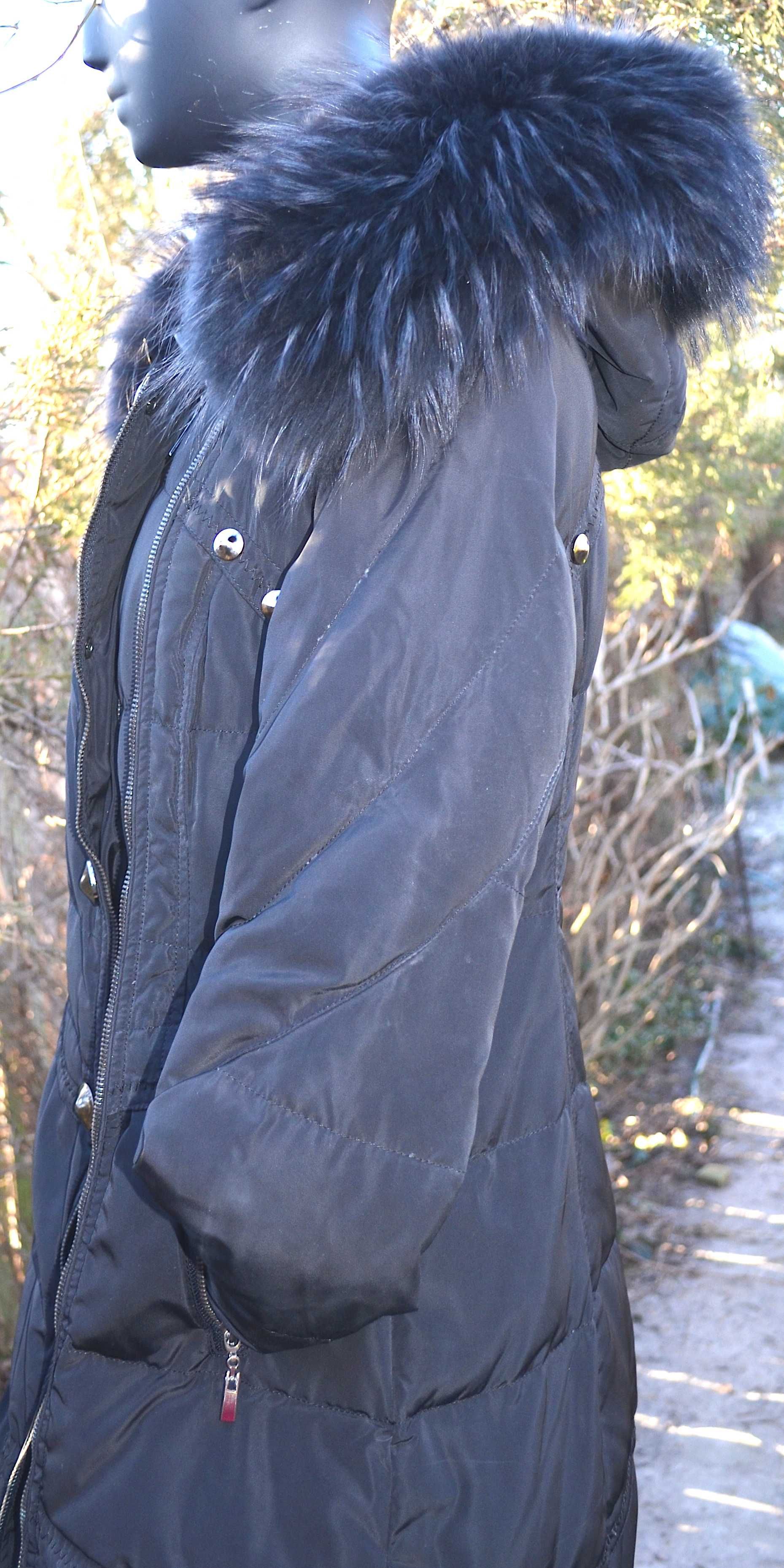 Супертеплая зимняя куртка-полупальто, пуховик, с шикарным мехом енота