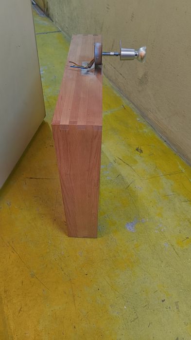 Espelho e gaveta de parede