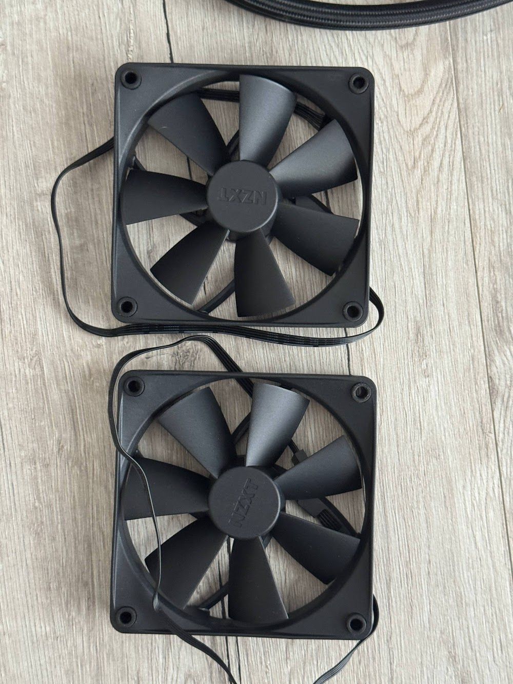 Система рідинного охолодження NZXT Kraken 240 LCD (RL-KN240-B1)