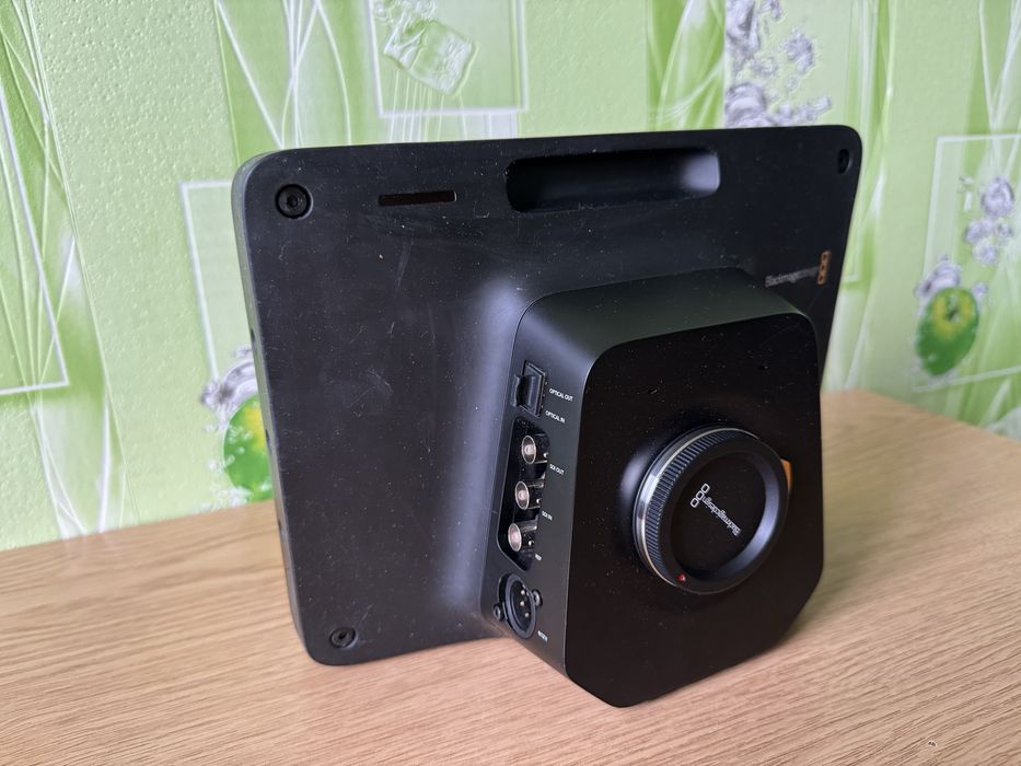 Видеокамера Blackmagic Studio Camera 2
