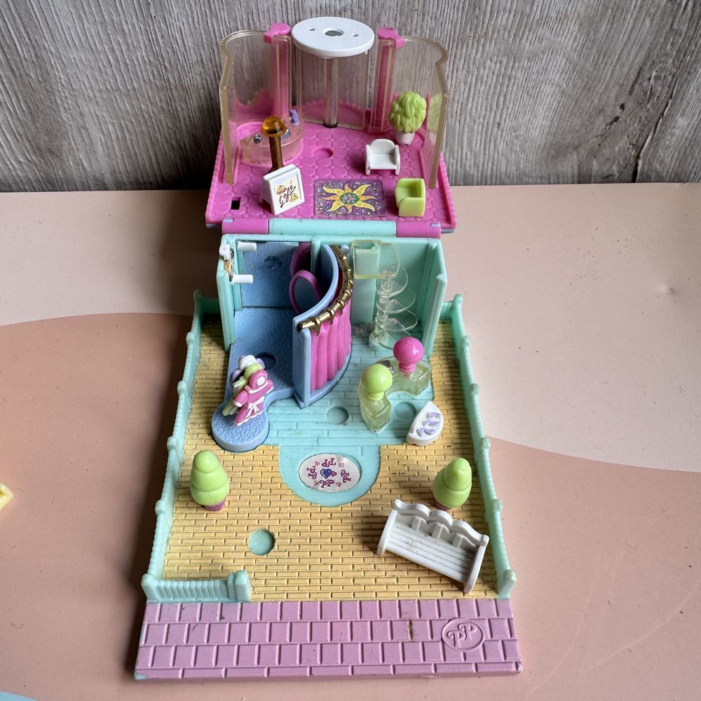 Vintage 1995 Bluebird Polly Pocket Pollyville Dress Shop