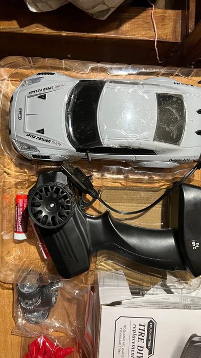 Дріфт машинка на радіокеровані в новому стані навіть ще в плівці