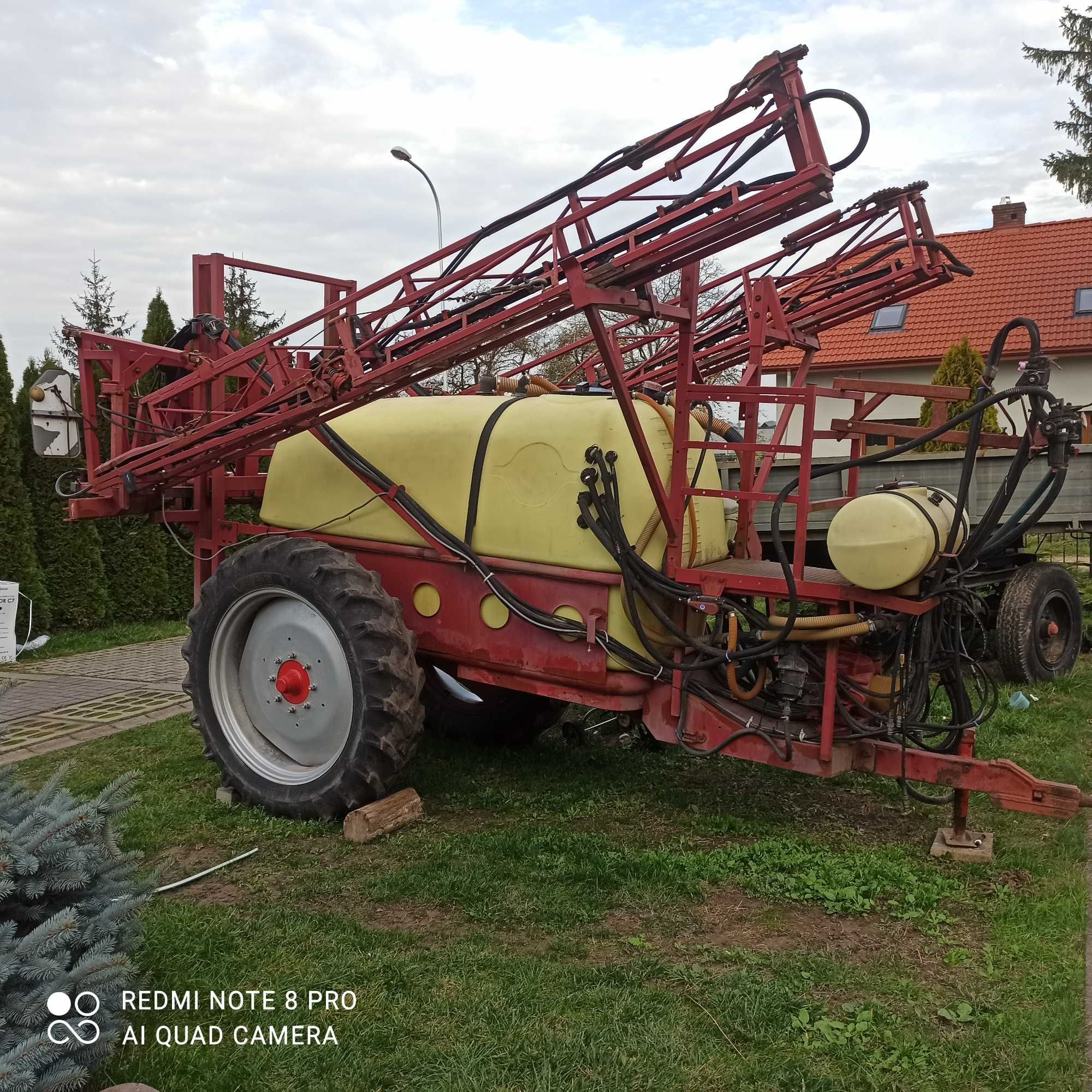 Opryskiwacz hardi 2400l