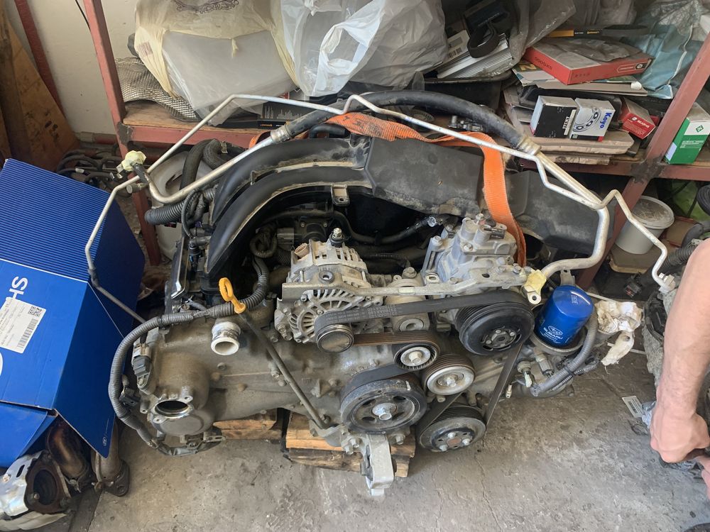 Кришка передня двигуна  двигун Subaru Outback 15 р