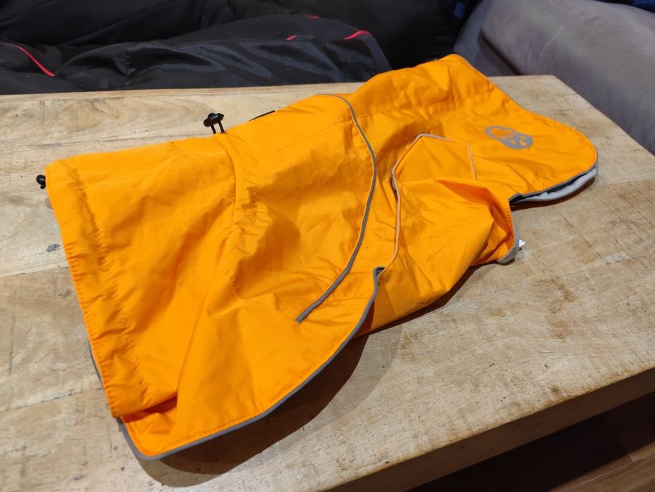 Płaszcz przeciwdeszczowy dla psa Tiaki Saffron - rozmiar 35