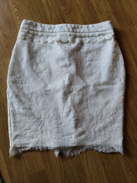 Spódnica biała elegancka koronka M 38