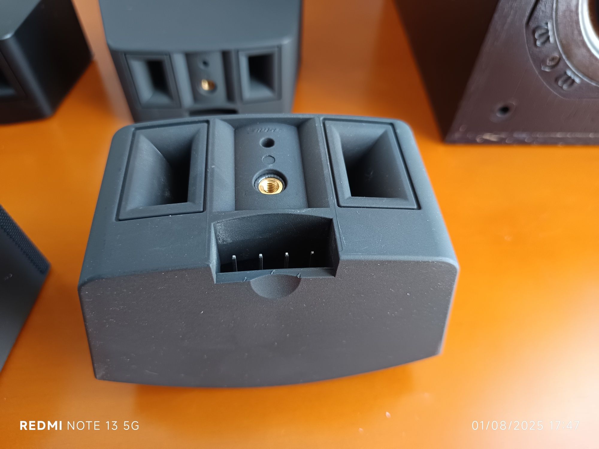 Colunas satélites Bose