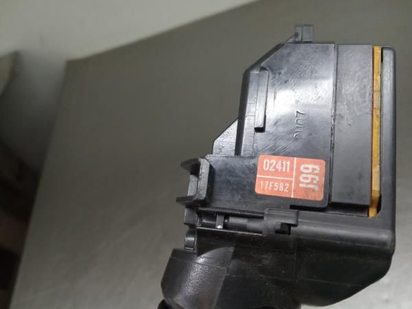 Manípulo do limpa vidros TOYOTA Yaris (_P13_)