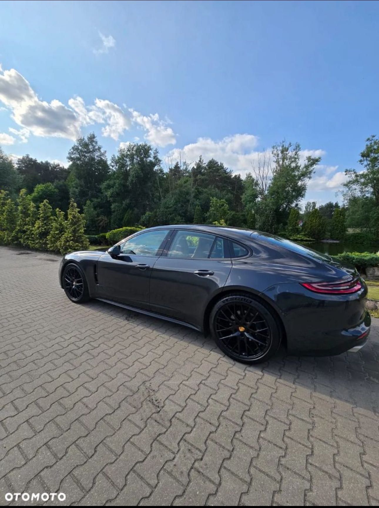 Porsche Panamera Standard