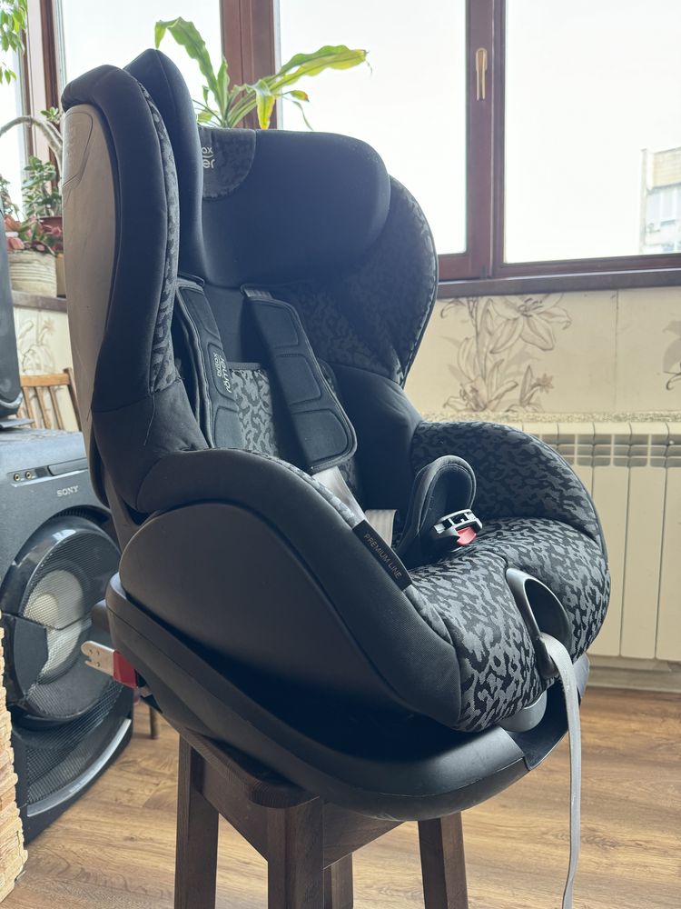 Дитяче автокрісло Britax Romer Trifix i-size